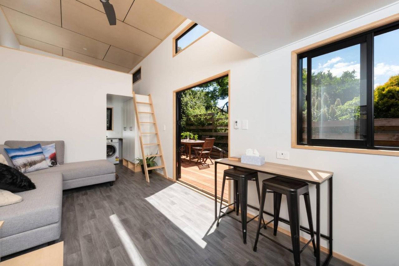 Вилла Cozy Tiny House Hideaway Тауранга Экстерьер фото