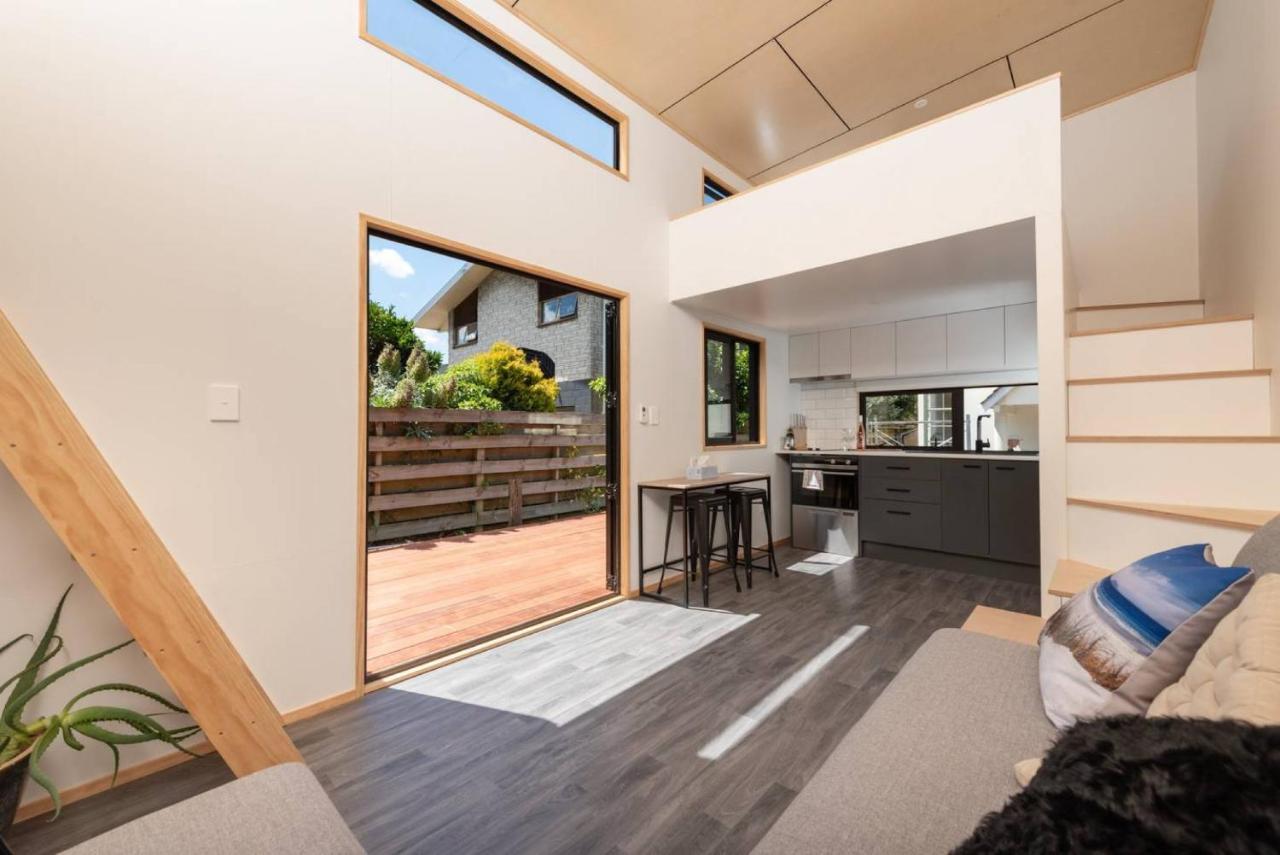Вилла Cozy Tiny House Hideaway Тауранга Экстерьер фото