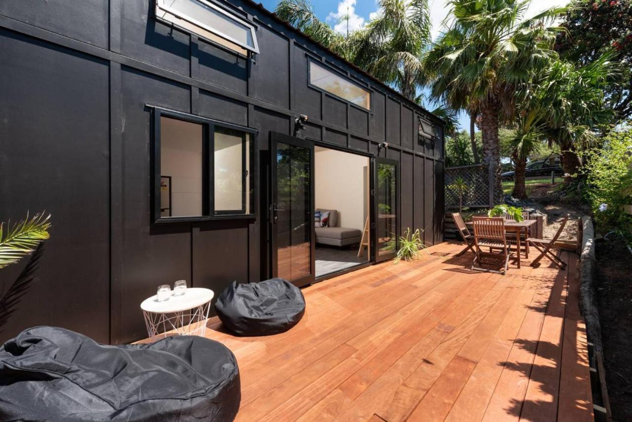 Вилла Cozy Tiny House Hideaway Тауранга Экстерьер фото
